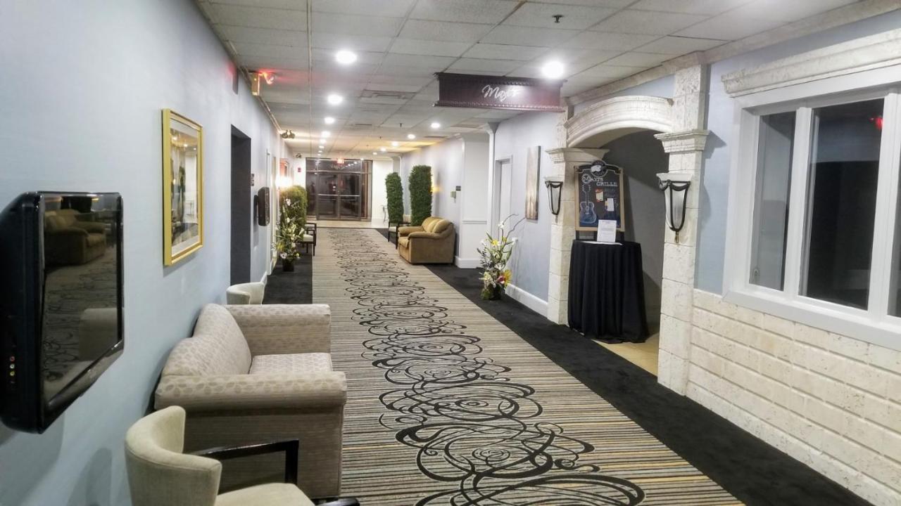 Bel-Aire Hotel Lake Эри Экстерьер фото